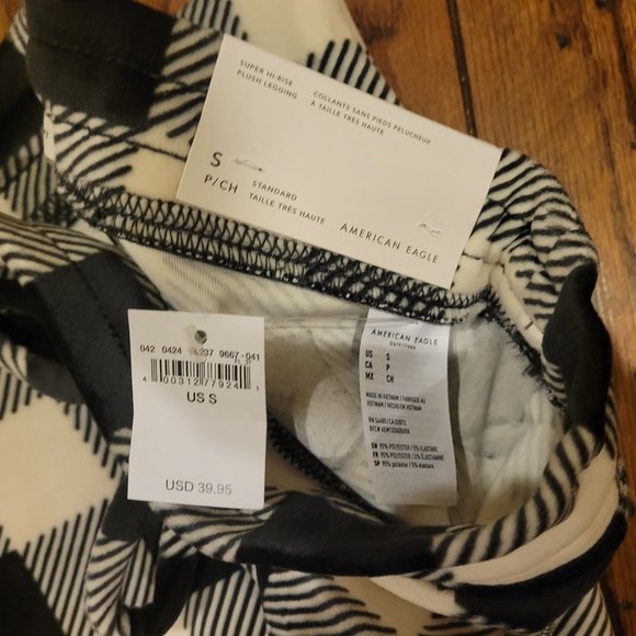 American Eagle Super Hi-Rise Plush Leggings (small) - Picture 5 of 6